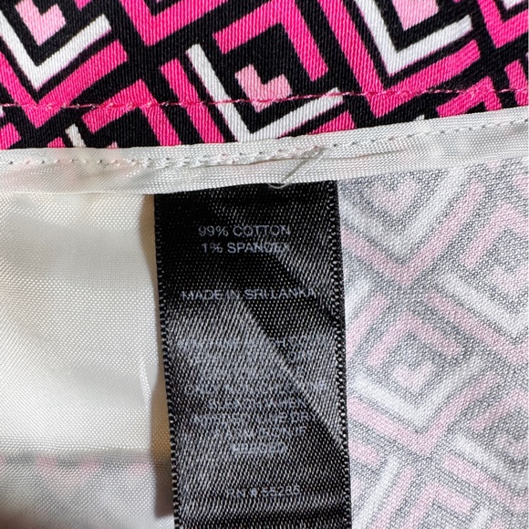 Express Black and Pink Geometric Patterned Women's Shorts, Side Zip - Size 8 - Picture 6 of 9